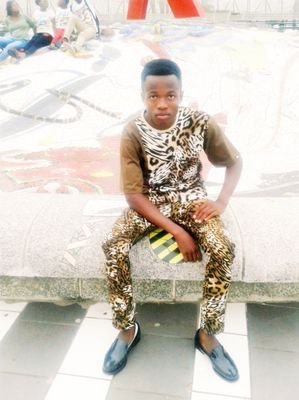 INKOSANA YENYAMBOSE IS AN MASKAND ARTIST FOR BOOKINGS 0736200348