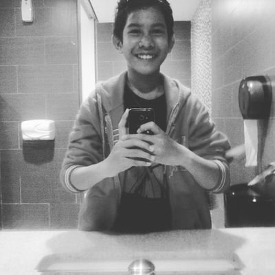 Im born to be an Handsome boy not to be an Perfect boy...