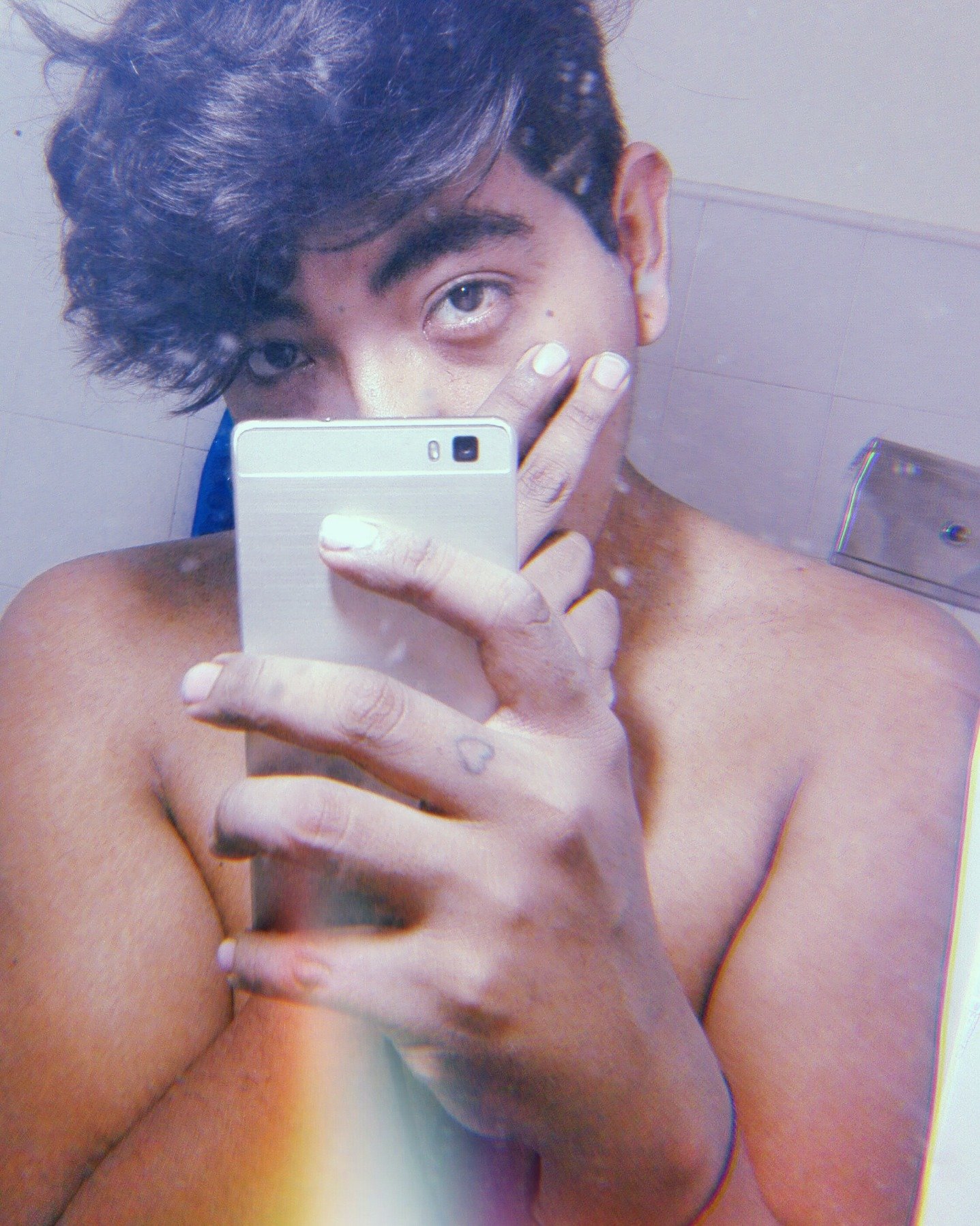 reirei_lo's profile picture. Tomando malas decisiones desde el 2000.