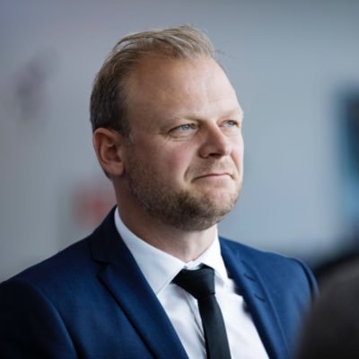 Direktør DI - tidligere DC Beskæftigelsesministeriet og Ambassadør for offentlig ledelse - tweeter for egen regning