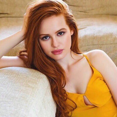 Cheryl_xBlossom's profile picture. "Listen up Fives! a ten is speaking " Captain of the River Vixens    Southside Serpent 🐍 Jason's Twin