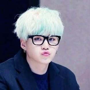 quer falar de BTS e comigo mesma 😍😍 ..e meu bias e o jimin