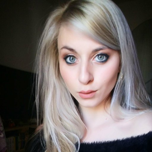 Deaddaimonia's profile picture. 24 | Youtuber | Travel Buff | Gamer | Beauty Obsessed