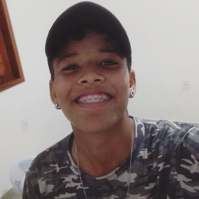 não vale apena viver por alguém, muito menos morrer, então apenas sobreviva por você!. - eu amo você, infinitamente e para sempre..
insta:eusouo.lucas