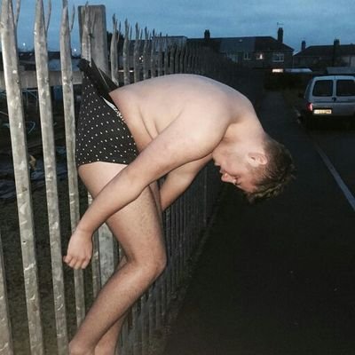les vrais hommes mange le carton et pas les céréales - follow back parce qu'entre frère et sœur on doit s'aider