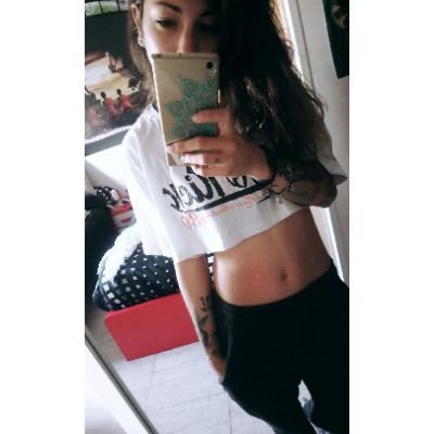 Tati_ana4's profile picture. 'Sin dar un palo al agua, viviendo por ójalas'.