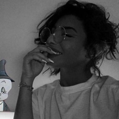 aPQspIG5vmtc9WL's profile picture. هل للشوق وزن؟ - لا أعرف ولگن قلبي يصبح بـ ثقل الجبال گلما أشتقت إليگ99😔🖤🖤💘.