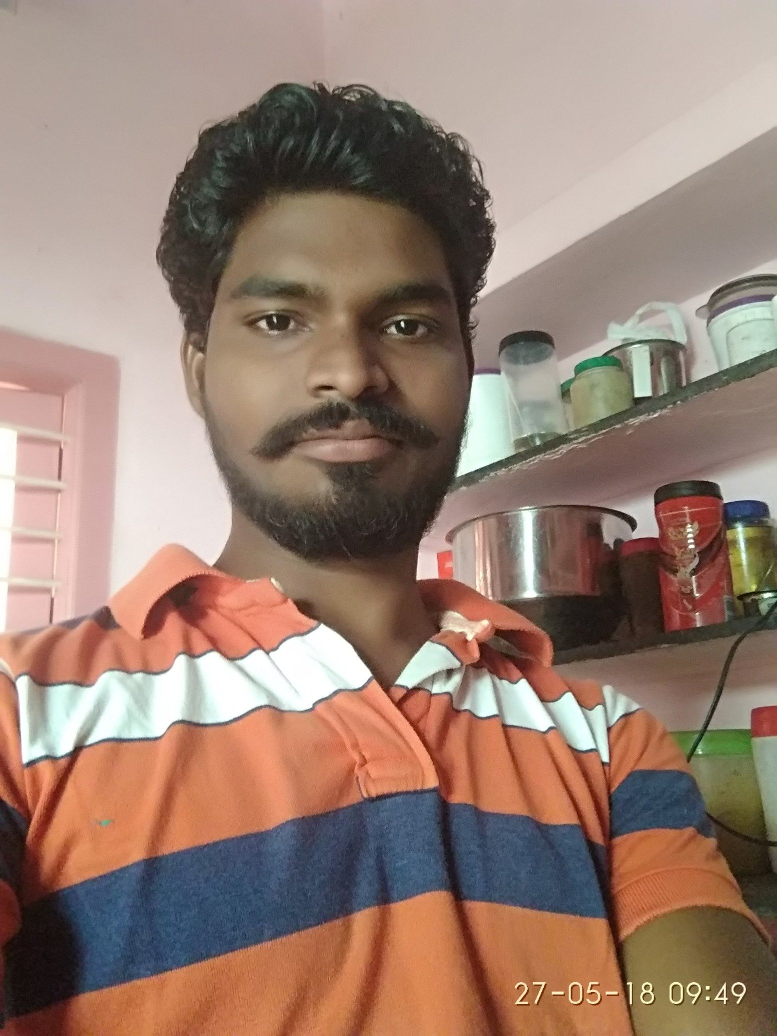 Thirumalai107's profile picture. விதையாக இருந்து விட 
    வேறேதும் வழிகள் உண்டோ . 
                மரமாக பெருகி
         பழமாகி கனியாமல்