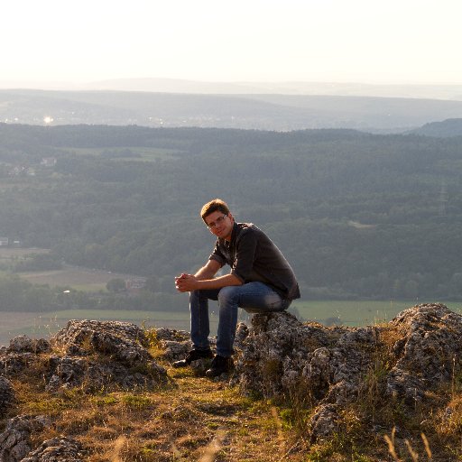 TheDiaryOfFeel1's profile picture. Musik & Medien
Musik bei Schwarz&Schwärzer, Lazy Pigeons
Podcaster @maerchenschrott