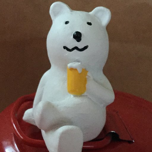 anoneeze's profile picture. 動物園と　ペットショップと　ディズニーランドと　
群れるオバサンが嫌い。

ミニシアター系映画と　プールと　本を愛する　
悟れぬままの50代を過ぎ、60代へ。

オバサンとオバアサンの端境期。
どうしたら良いものか？

トホホの息子　アレレな老母と　同居中。