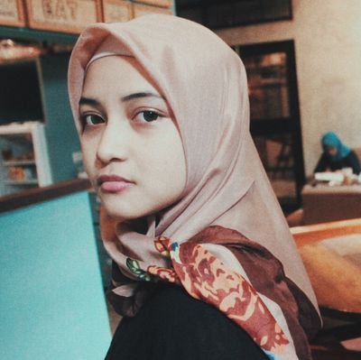 SyrfH || Sambel addicted || Bulubulu Addicted || the girl who just have happy personality and a sad soul in one body.