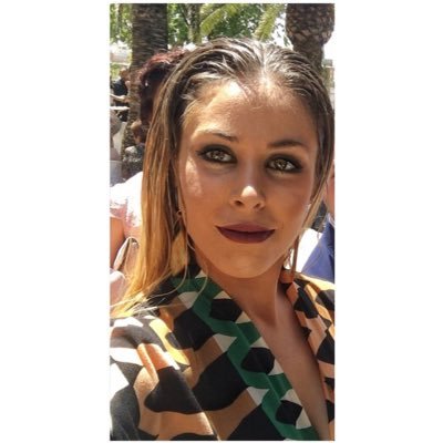 Soy una imperfeccion muy adorable. Odio los cuentos de hadas, la vida es mejor vivirla al limite!