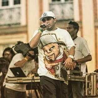 Artista y Gestor Cultural, administrador de empresas,
Trabajador social Callejero 
Mc de la Agrupación Hip Hop Todo Copas
Amante de la Música #Audiofilo