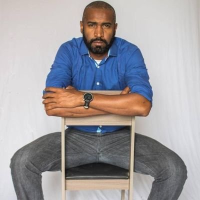 DursoJunior's profile picture. Eu vejo o futuro repetir o passado
Eu vejo um museu de grandes novidades
O tempo não para...