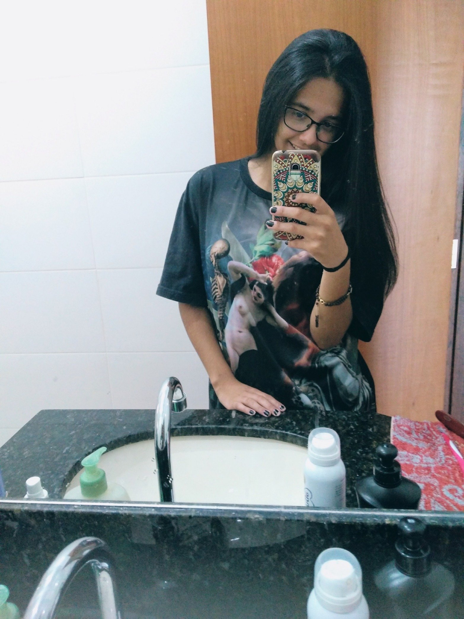 Sinto mais do que demonstro, sei mais do que aparento. http://t.co/SHyjIORxR2