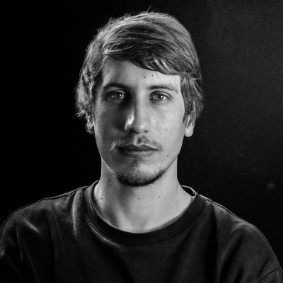 erikschiller_'s profile picture. UX Engineer @ZEISS_di. 
Digital Creator @electronicyard.
#DJing as #FORV3RT.