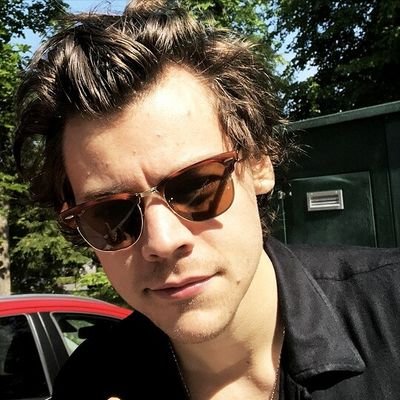 hazza28_2's profile picture. • Treat people with kindness • [ FAN ACCOUNT ]