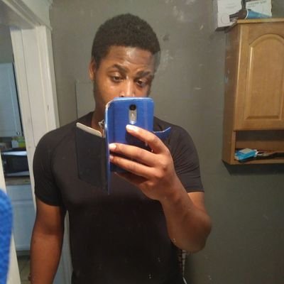 I'm 6'4
single
play football
going in to the Marines to better my future
Facebook sean Michael
Instagram bigseao0420