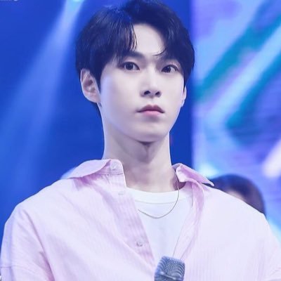 Just an NCT stan + kpop stan but mostly NCT. Doyoung has my heart but the other members try and take it