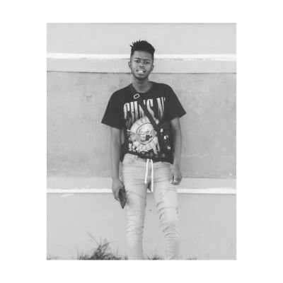 MlulekiiX's profile picture. creative ones die alone ..