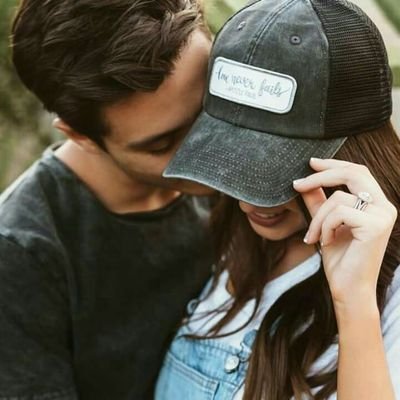 KhanHumii's profile picture. 