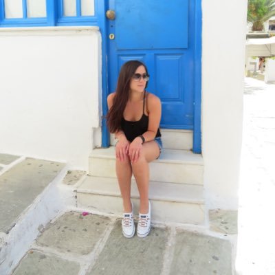 RaLou518's profile picture. happy girl, lost in the stereo sound