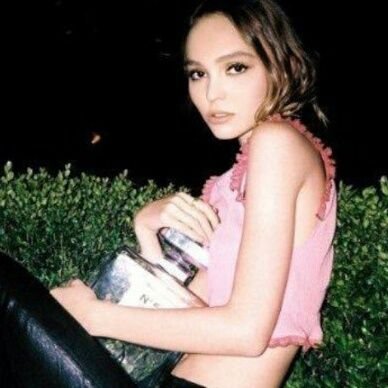 Lyyna_12's profile picture. 💞LoVe myself...LoVe yourself💕
I'm also ARMY💓