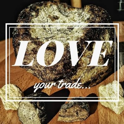 A business born from a passion 🐳🌍🌊
👉  connects buyers & sellers
👉 offering information & advice regarding all things ↪AMBERGRIS↩
#ambergrisconnect