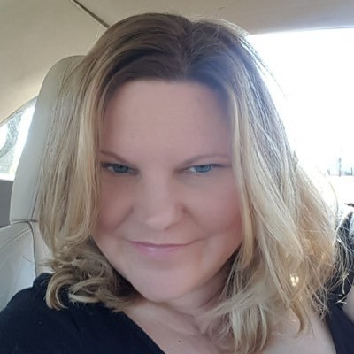 Married to my best friend for 32 yrs. we have a 14 yr old daughter and 2 dogs. own Body Loc. I love to read, travel, boating, cheer competition, and God.
