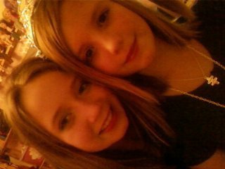 hi im zoe campbell erm hi... lol:)peeps around plees follow me lol oh and i'm single fort id let ye no:PxXx