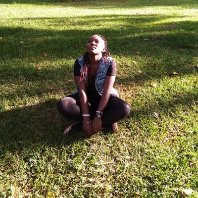 Am my self ...
I never take a no for an answer
I hate fake friends
Am this friendly girl who loves many
