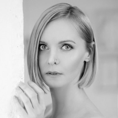 Singer, songwriter | Signed on Spinnin', Armada, Black Hole, etc.