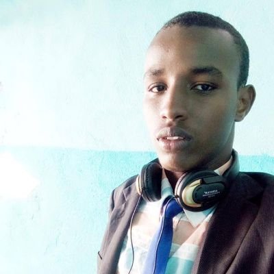 AbdirashidAyub's profile picture. Plotics