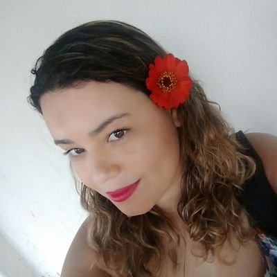 RayCeres's profile picture. Pedagoga esquerdista, defensora das minorias ideológicas até o dia que a igualdade se torne realidade.