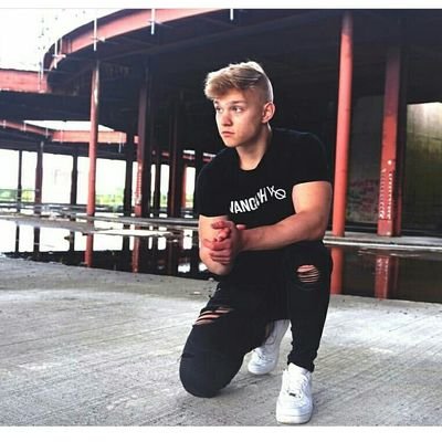 Cute_Allex's profile picture. Biseksual Ap.
MED STUDENT 💉💊🌡
yaş 25 . passif ağrılıklı 😎 
konya merkez. 
 Arkdaşlik. .MASAJ YAPMAK.
AMACİM SADECE SEXX DEĞİL . AZERBYCANLIM.spor devam