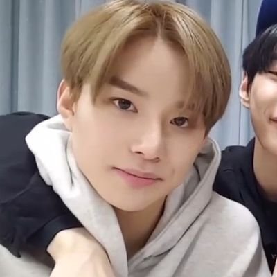 plubeauncthmj's profile picture. 