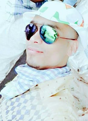 Status ka badshah hun,Aur kalam meri Rani,Alfaaz mere gulam hain,Baki rab ki meharbani,
💞 Love💝Tycoon💟