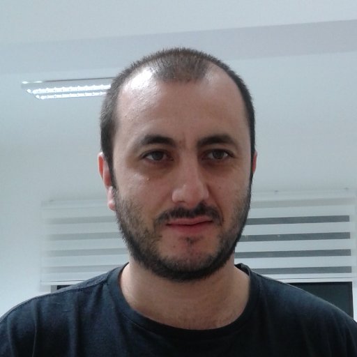 Há verdadeiramente duas coisas diferentes: saber e crer que sabe. A ciência consiste em saber; em crer que sabe reside a ignorância.