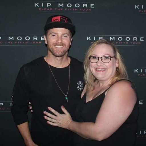 sheilaq77's profile picture. Country music fan attending concerts, making new friends along the way!