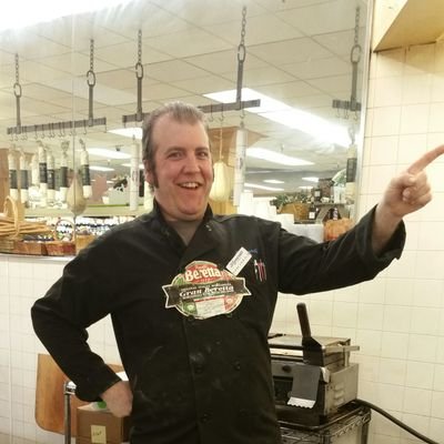 Working man from the bay. Unionized deli worker by day, herb man by night. Vote for me in 2020 for President please!... It's in my blood.