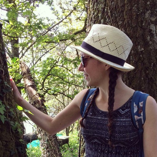 Dance Artist. Also a violinist, bookworm, journaler, coffee lover + boater at heart. Fascinated by nature, landscape and place. | Instagram - hannahewarren