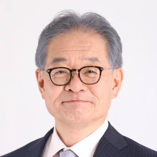 前日本共産党品川区議会議員。2018年9月30日、区議補欠選挙で初当選後2期。日本共産党品川区議団事務局員。愛媛県松山市出身。新玉小学校卒業。愛光学園卒業。東京大学法学部卒業。