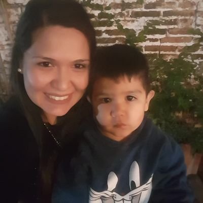 Licenciada en Administración de Empresas. AMO A MI FAMILIA!!. Las casualidades no existen, todo ocurre por algo. Disfruto del presente. Vida solo hay una ♥.