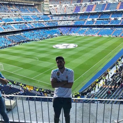 Alberto7L's profile picture. Fisoterapeuta en GSB. RMCF ❤
Hago streams de FIFA en twitch.