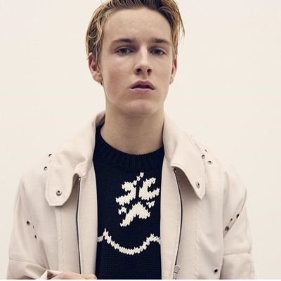 _louishofmann_'s profile picture. actor