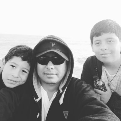 Franklin1075's profile picture. Padre de familia, esposo, comunicador, fotógrafo y profesor...Ah y antipaticamente simpático...