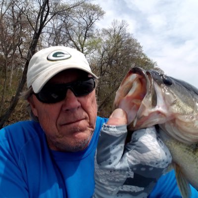 True Blue Blood Midwesterner, retired professional fisherman, ardent Iowa Hawkeye and GB Packer backer! And political to boot‼️instagram @kredfishing
