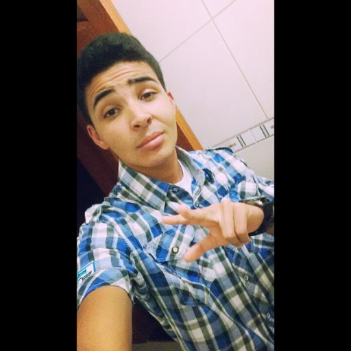 Atleticano , Feliz.
Snap:ferr_alysson / Instagram:alyssonferrei