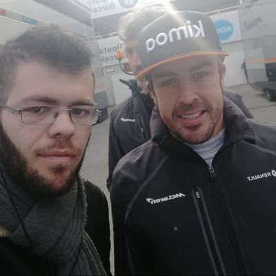 Aficionado al automovilismo principalmente a la F1 y a la fotografia de competiciones de motorsport