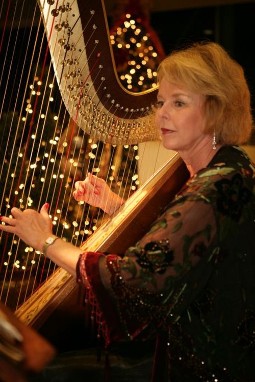 socalharpist's profile picture. Elegant Harpist